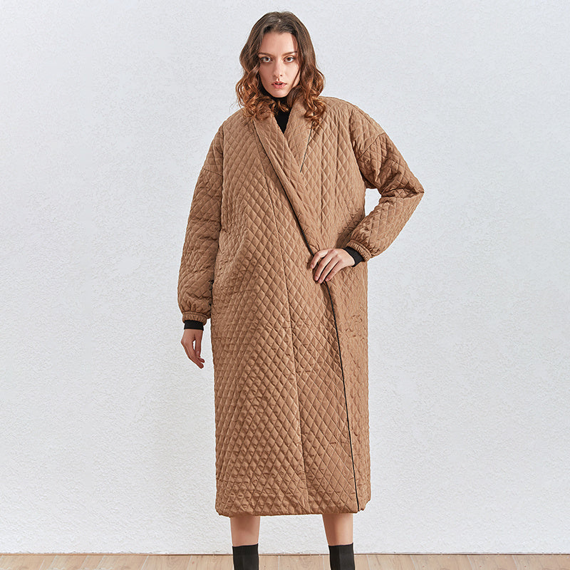 Women's dark buckle smooth plaid trench coat.