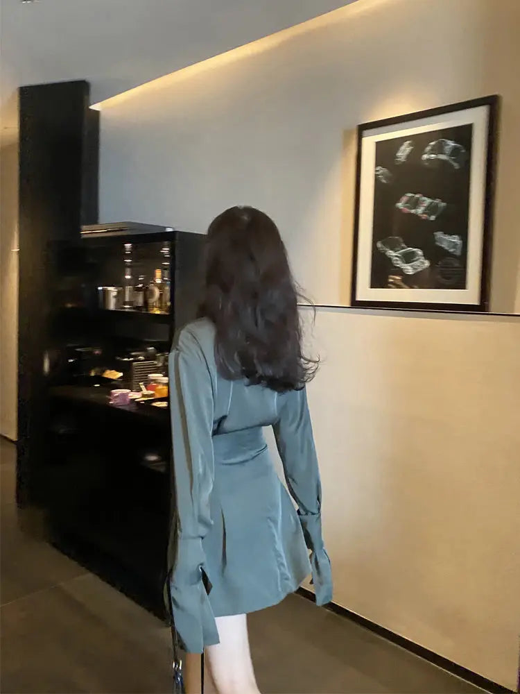 Dark Green Satin Shirt Dress Women's New Design Sense Niche Waist And Thin Temperament Long Skirt.