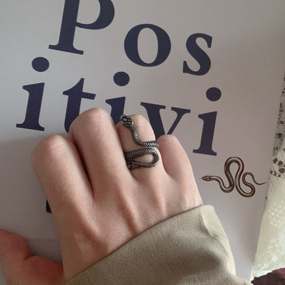 Trendy Masculine Dark Punk Women's Ring Alamode